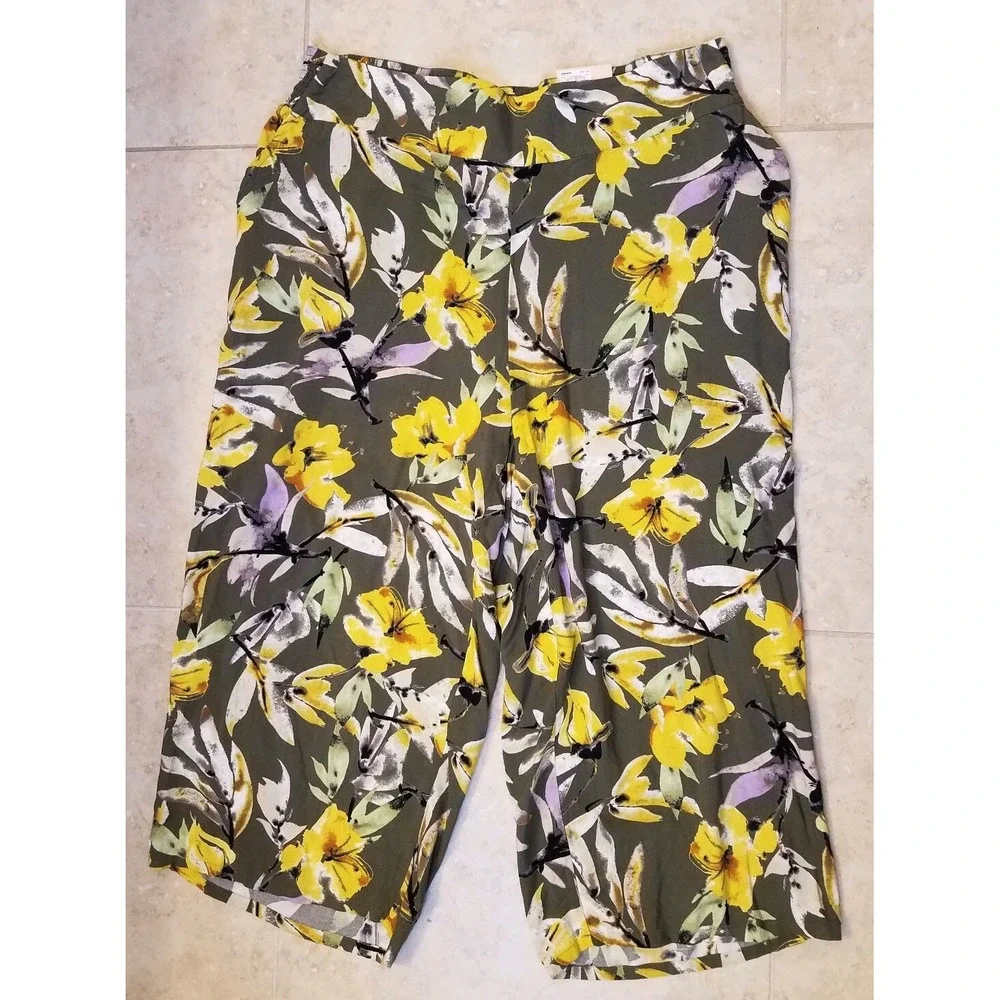 EVRI Women Midrise Wide Leg‎ Cropped Soft Pants Pull-On Floral Plus Sz 16W